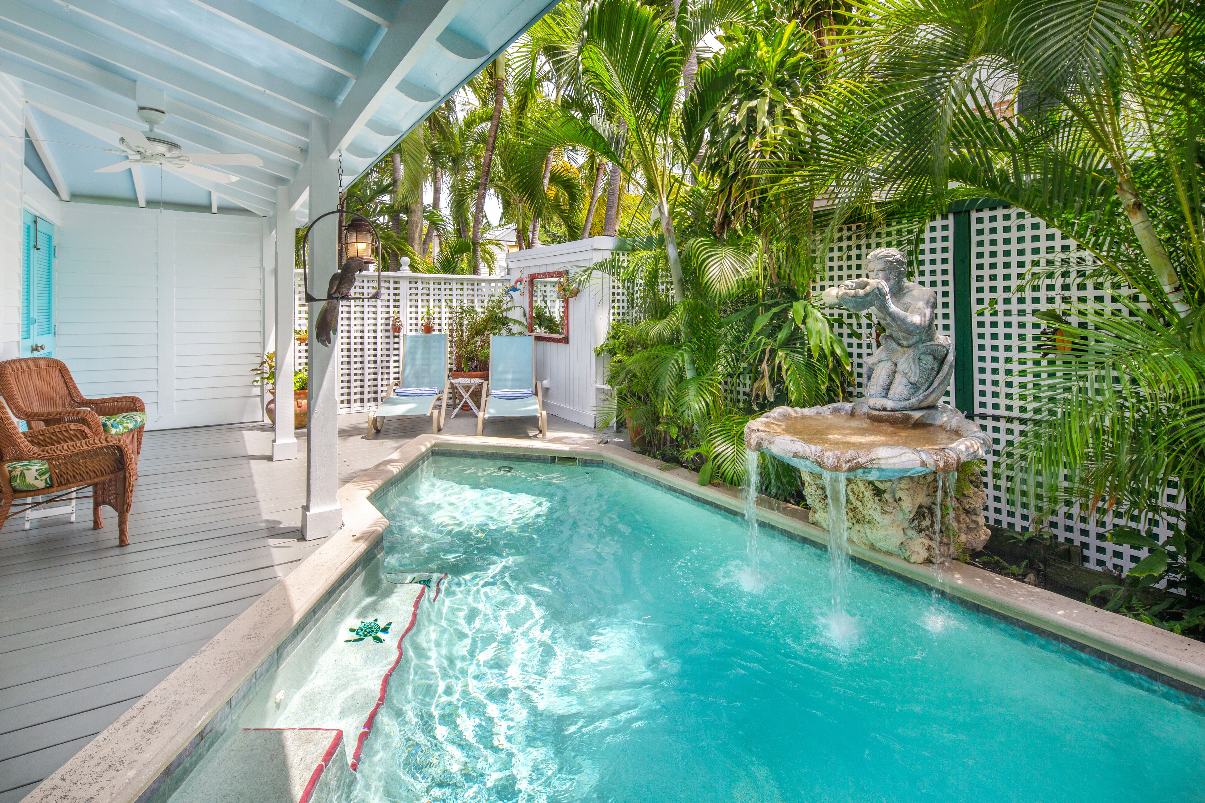 ~ SOUTHARD COMFORT ~ Feel the Key West vibe in Old Town with a private pool.