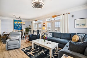 Télévision, lecteur de DVD, baby-foot