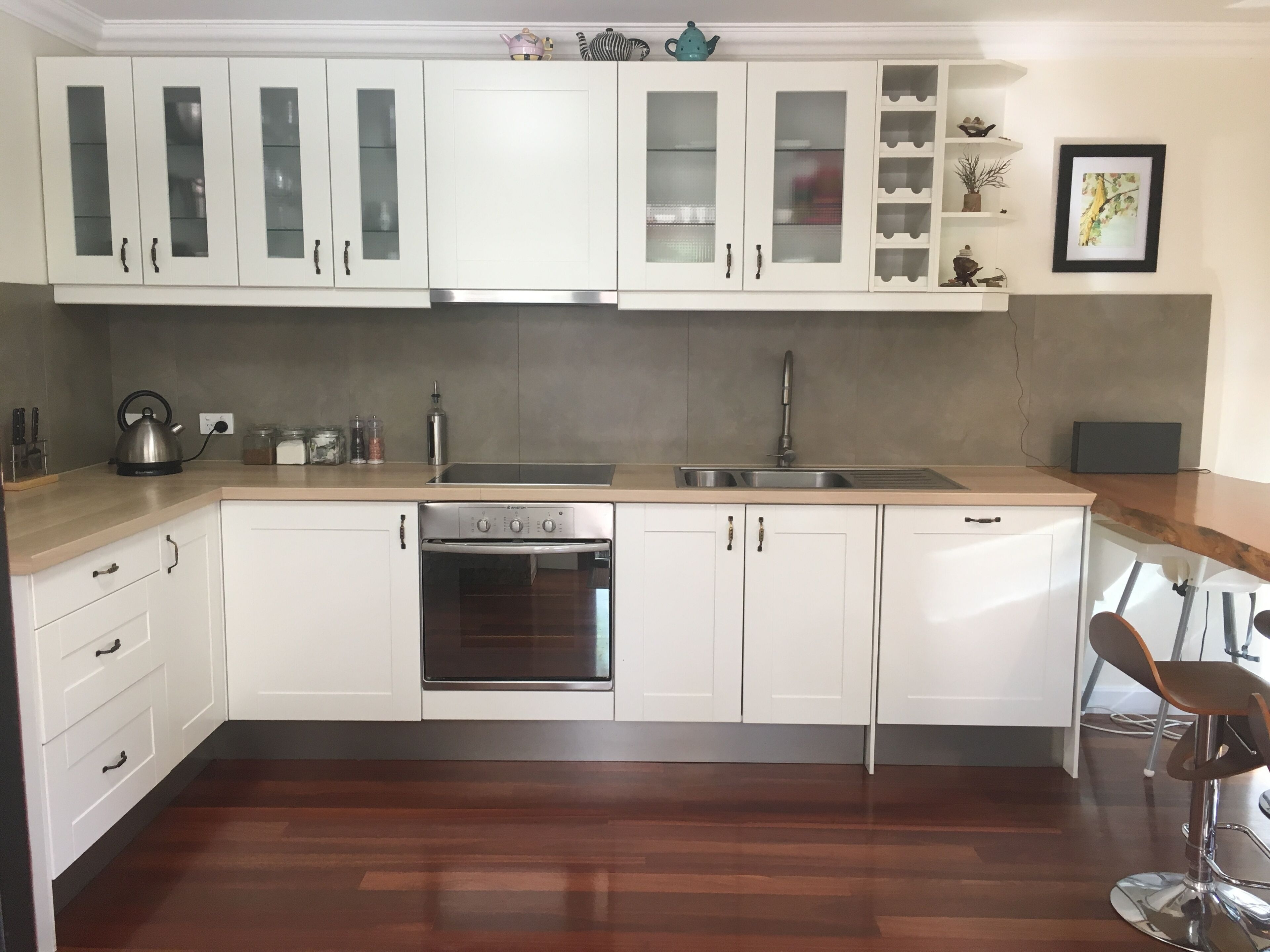 Bushey Heath - A Walk To Town Bush Retreat  — image 6