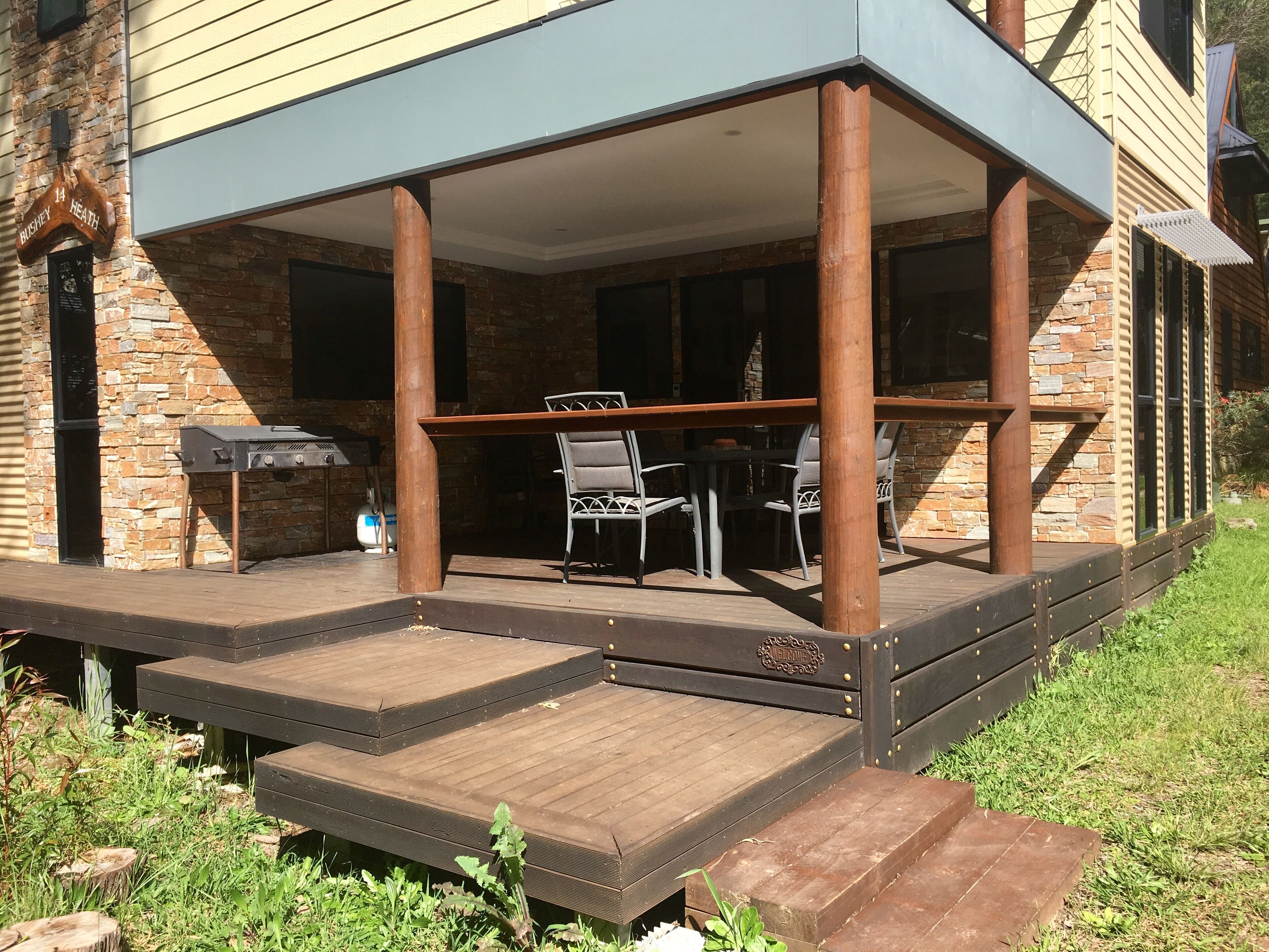 Bushey Heath - A Walk To Town Bush Retreat  — image 3