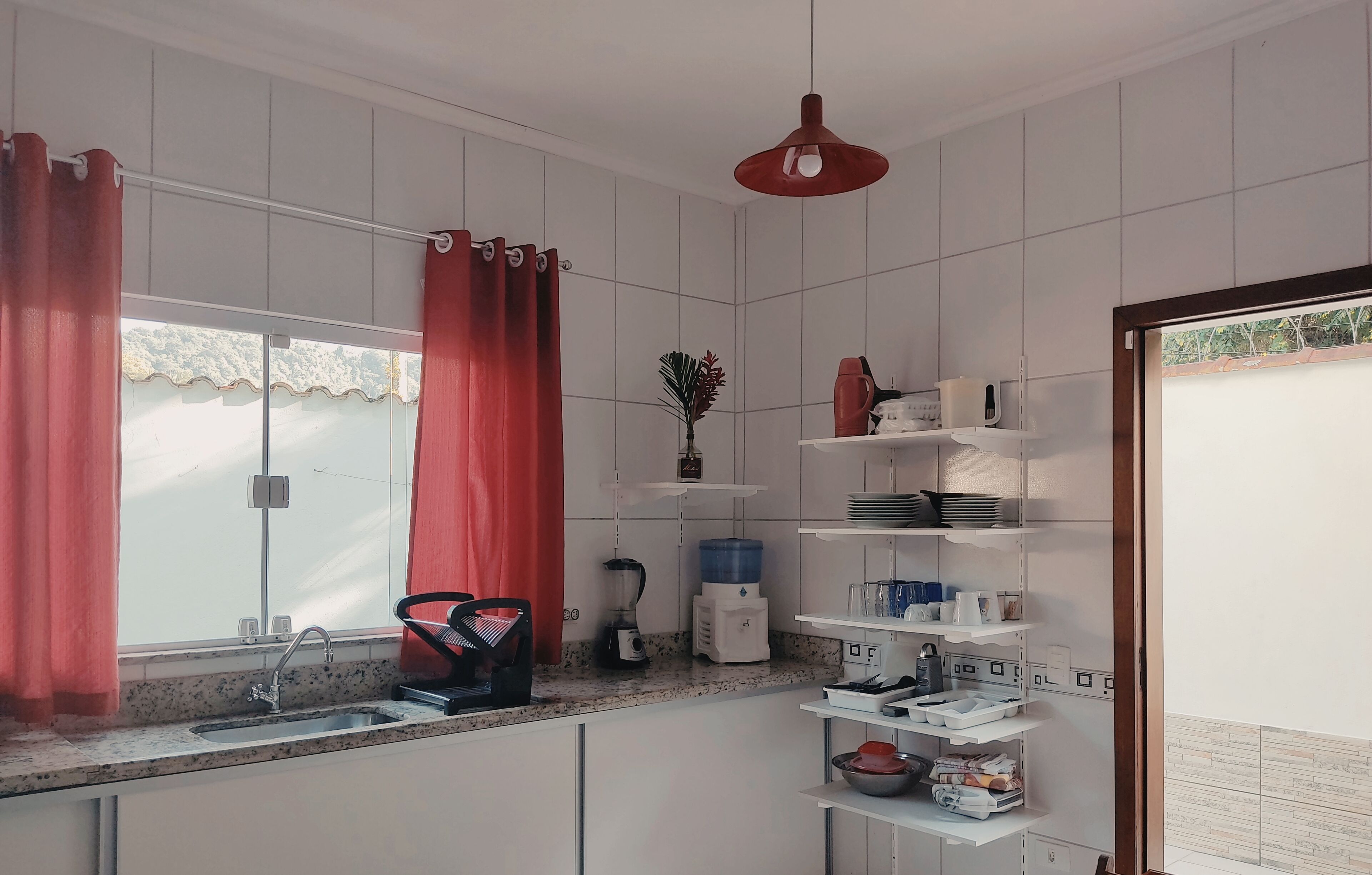 HomeDescansoParaty. 5 minutes downtown.<br>Between beaches and waterfalls. A lot of peace!