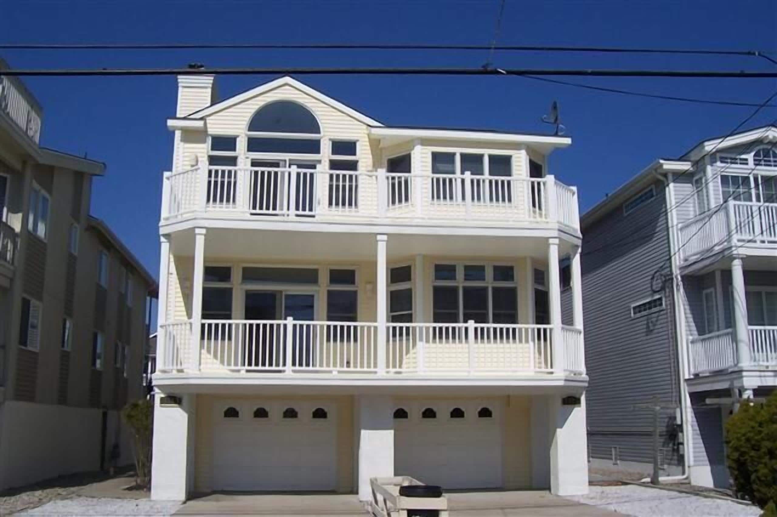 Pet Friendly Beachfront for Half the Price!
