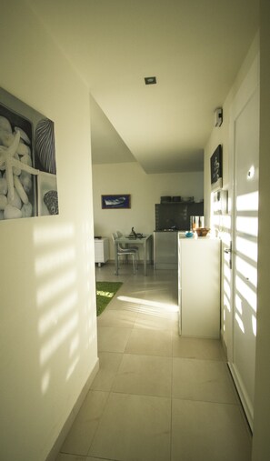 Unclassified image, 3 of 22, button