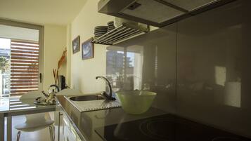 Douche, sĂšche-cheveux, serviettes fournies