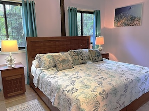 1 bedroom, travel cot, WiFi, bed sheets