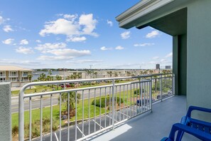 Property grounds - Gorgeous Gulf front 4 bedroom luxury townhouse with private elevator (Pensacola Beach)