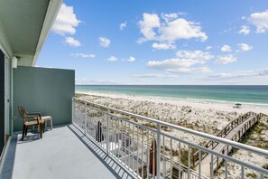 Property grounds - Gorgeous Gulf front 4 bedroom luxury townhouse with private elevator (Pensacola Beach)
