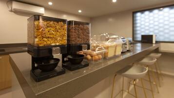 Free daily continental breakfast