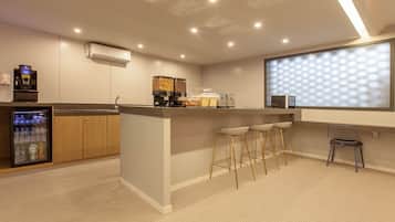 Esmorzar diari continental gratuït