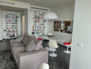 Smart-TV, Bücher