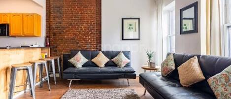 تلفزيون، كُتُب، ستيريو