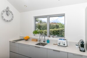 Fridge, microwave, oven, coffee/tea maker