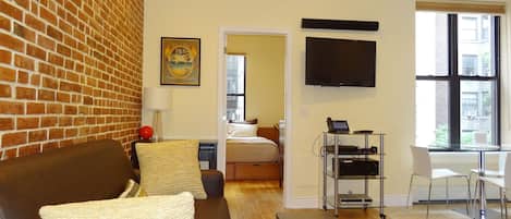 Smart TV, DVD player, stereo