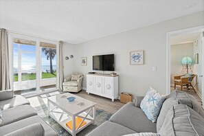 TV - Beachfront Vacation Rental, Beautiful Views from the 1st story. (Indian Harbour Beach)