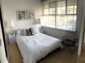 4 makuuhuonetta, työpöytä, silitysrauta/-lauta, ilmainen Wi-Fi