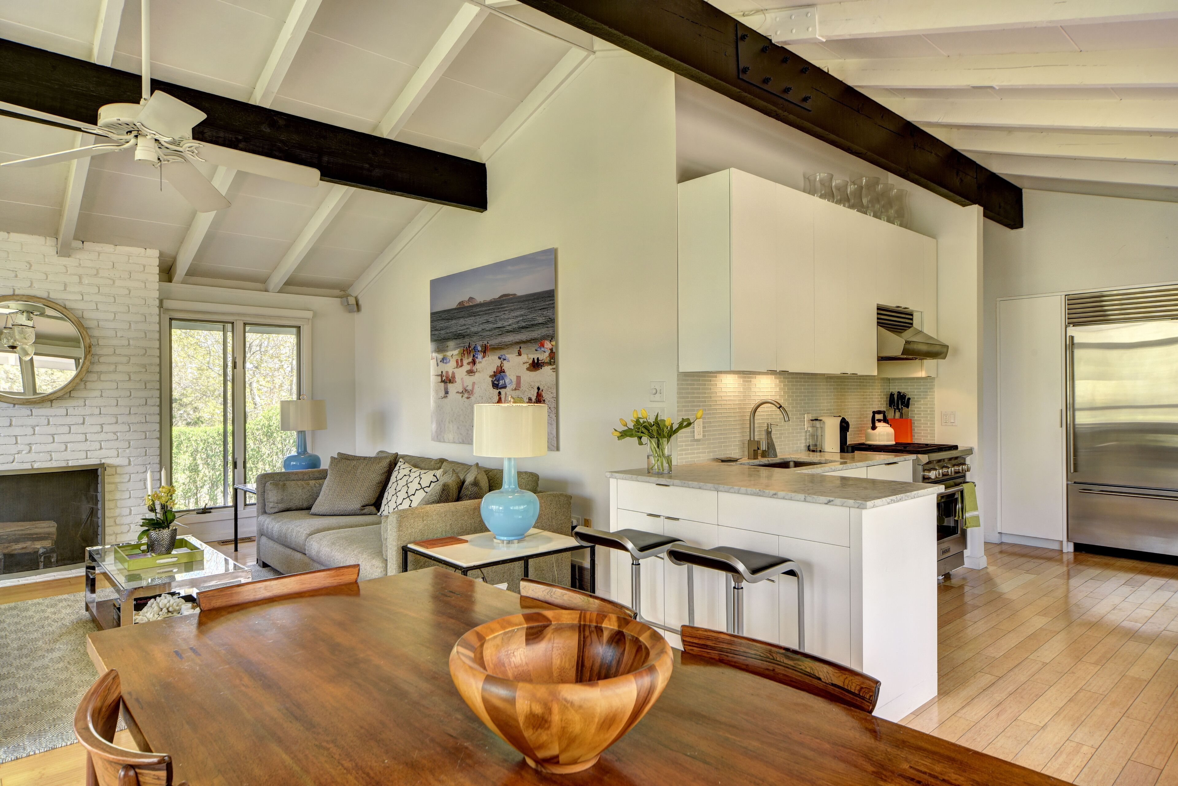 Mid-Century Modern-Private Beach with Heated Pool and Chef's Kitchen