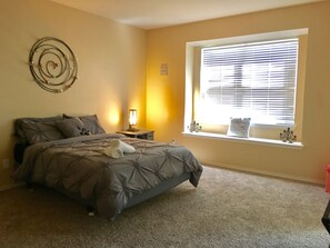 3 slaapkamers, een strijkplank/strijkijzer, wifi, beddengoed