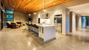 Interior - Maybrook—Minutes from Meelup Beaches & Dining (Dunsborough)