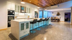 Coffee/tea maker, fridge, microwave, oven - Maybrook—Minutes from Meelup Beaches & Dining (Dunsborough)