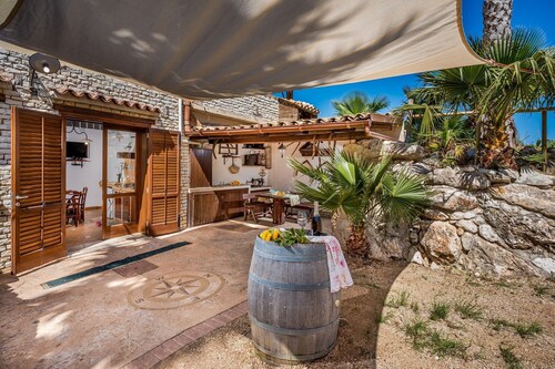 Vito Winery 2 steps from the Zingaro nature reserve