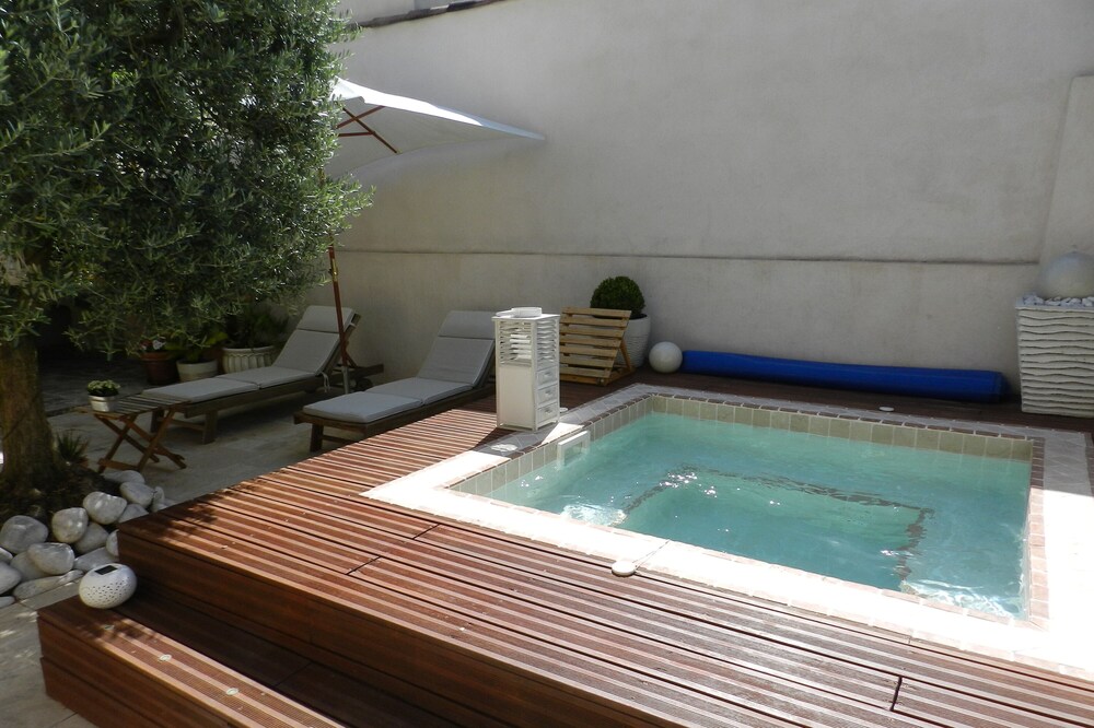 Apartment/ flat - Maubec