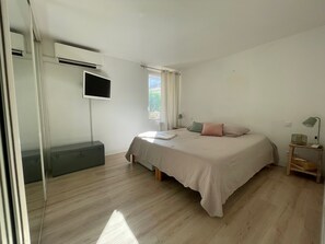 1 Schlafzimmer, Bügeleisen/Bügelbrett, Reisekinderbett, kostenloses WLAN