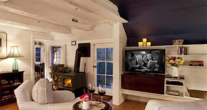 NEW! Herb Cottage: Historic Artist's Cottage, Wood Stove, Walk to Town!