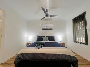 4 bedrooms, WiFi, bed sheets