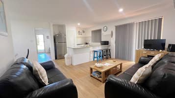 Smart TV, Netflix, DVD player, smart speakers