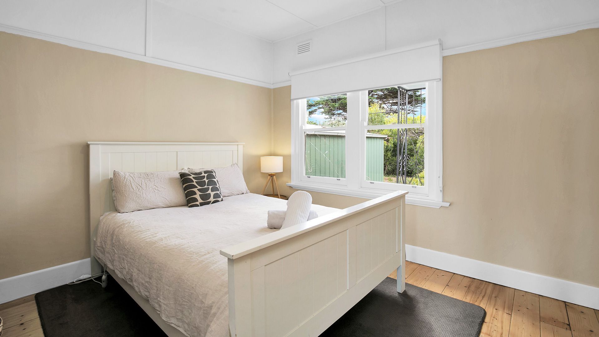 3 bedrooms, iron/ironing board, travel cot, Internet