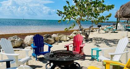 Raffiniert. Sicher. Sauber. Kawama Yacht Club Townhouse am Wasser.