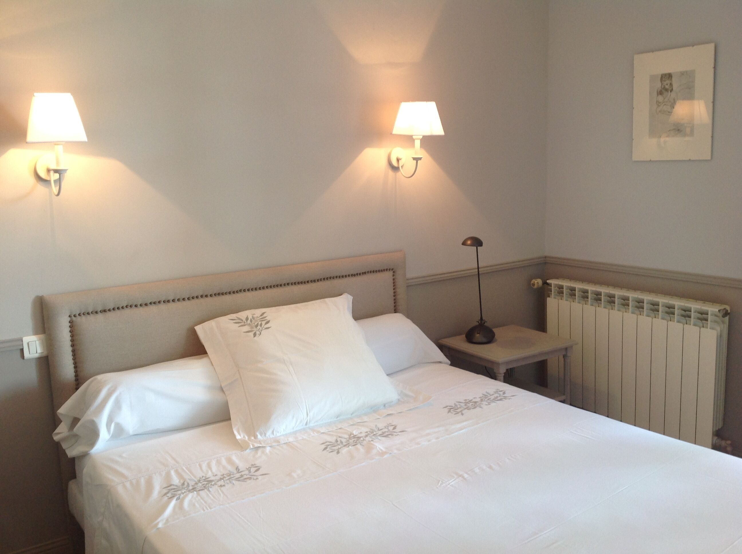 4 slaapkamers, een strijkplank/strijkijzer, internet, beddengoed