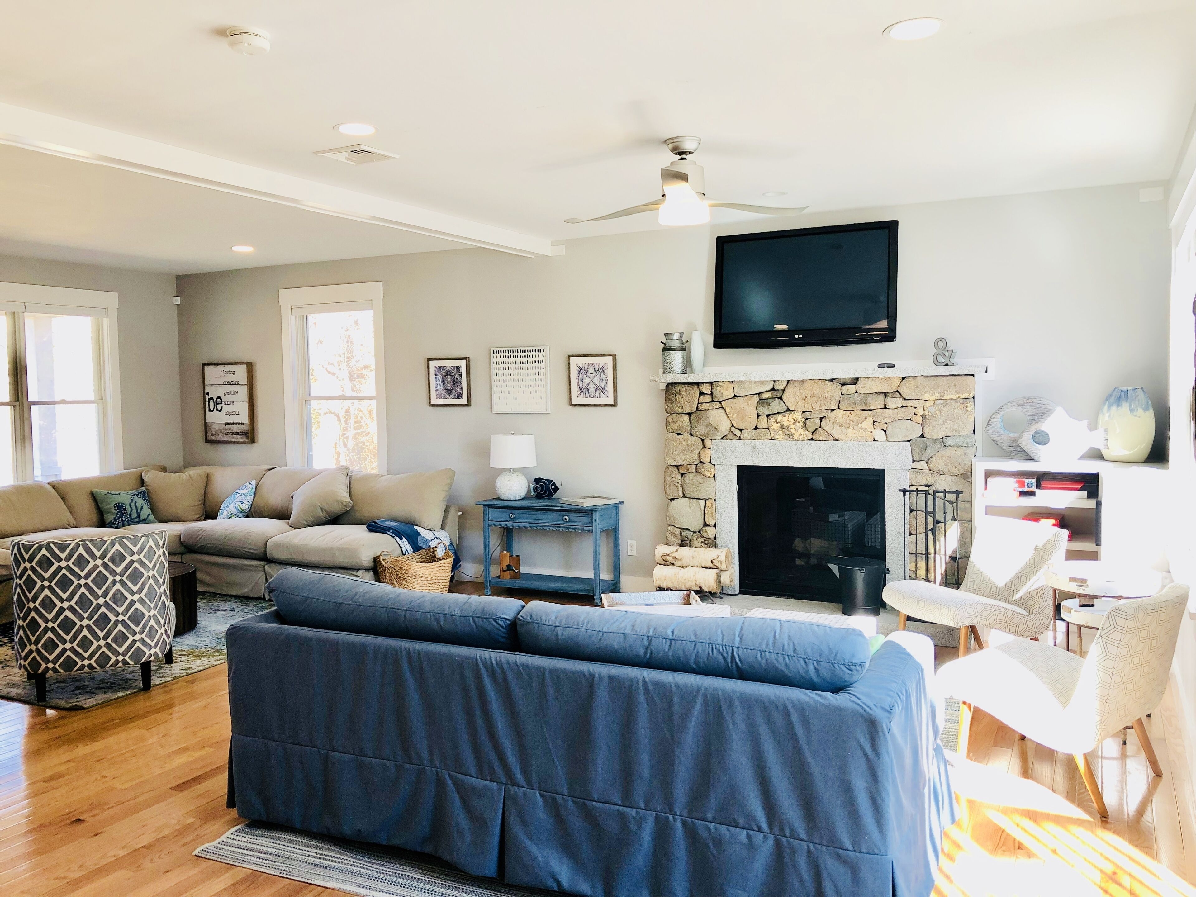 Modern 4 bed/3.5 bath Farmhouse with private HEATED POOL and AC on bike path