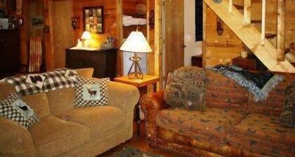 SINGLETREE LODGE-5 BEDROOM CABIN SLEEPS 12