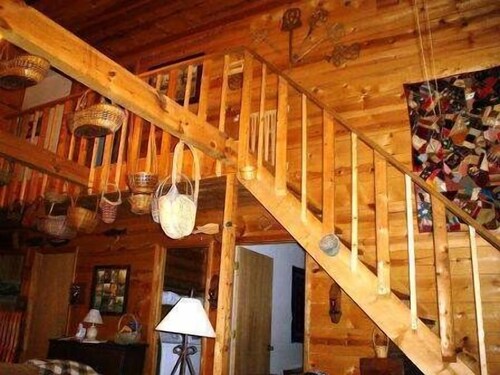 SINGLETREE LODGE-5 BEDROOM CABIN SLEEPS 12