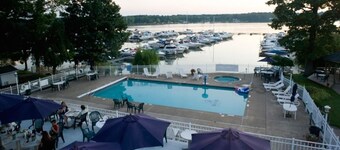 Cabin # 4 of 4 at Oak Park Marina-on beautiful Sodus Bay! Weddings & Vacations