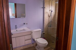 Hårføner og håndklær