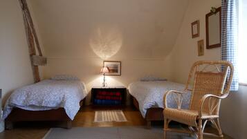 6 makuuhuonetta, silitysrauta/-lauta, Wi-Fi, vuodevaatteet