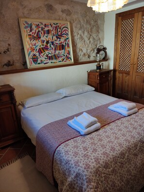 1 bedroom, iron/ironing board, travel cot, free WiFi