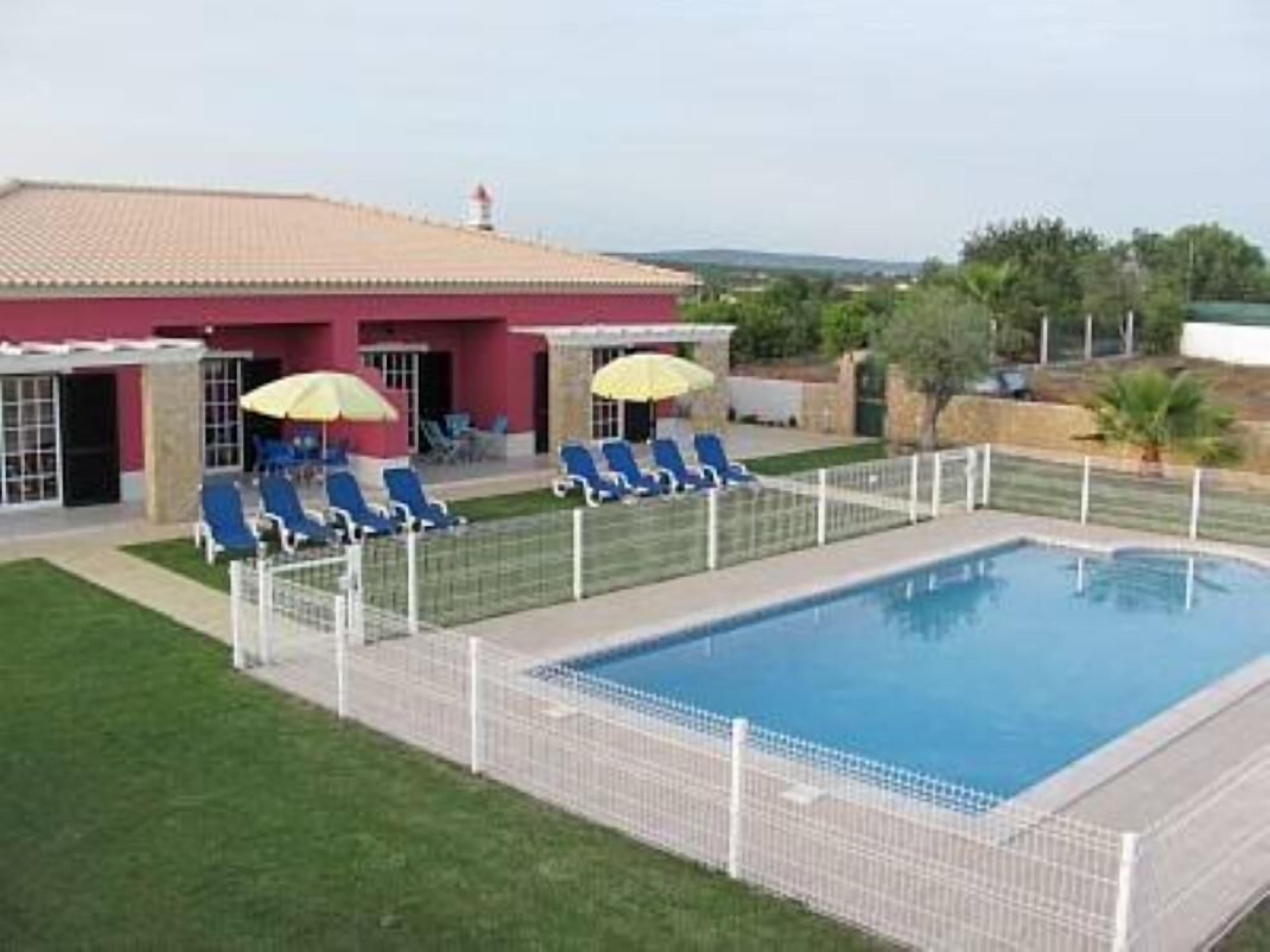 Rural villa with WI-FI near golf, the beaches and the historic town Silves