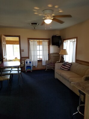 TV - Fish, swim, sun and relax!  (Marcellus)