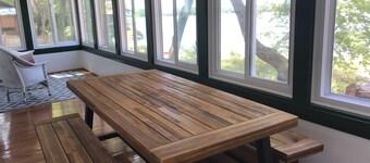 Beautiful Views @ 4-Season Lake House, Private Sandy Beach