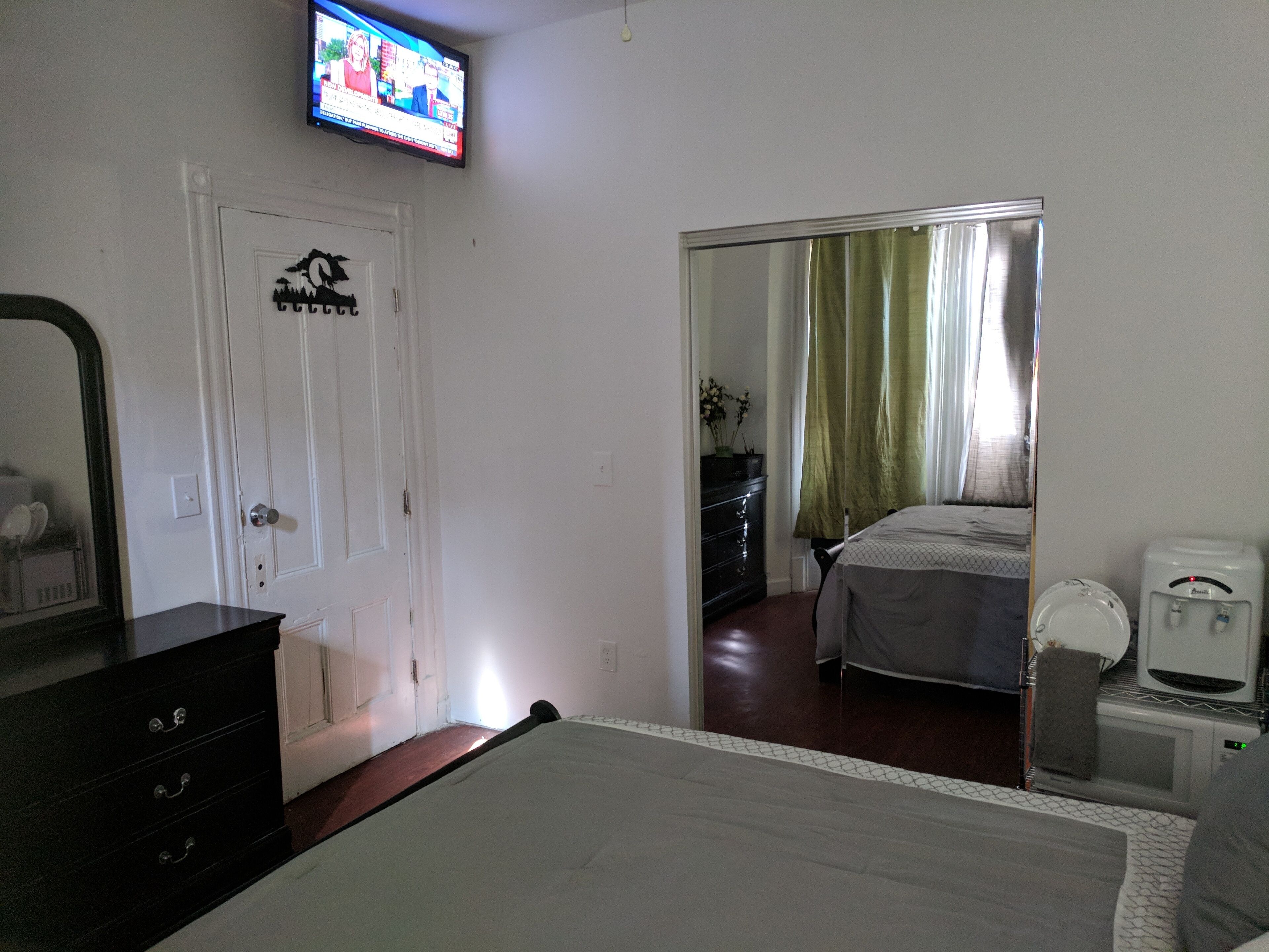 Chateau Louis Master Suite - non-sharing Awaits You