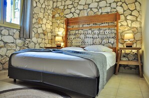 2 bedrooms, in-room safe, iron/ironing board, travel cot
