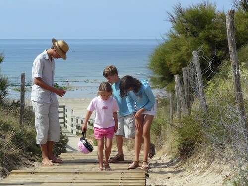Proche de la plage et du village,MAISON D'ARCHITECTE, .