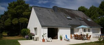 Sarzeau: située à Suscinio, à proximité de la plage, grande Maison avec jardin