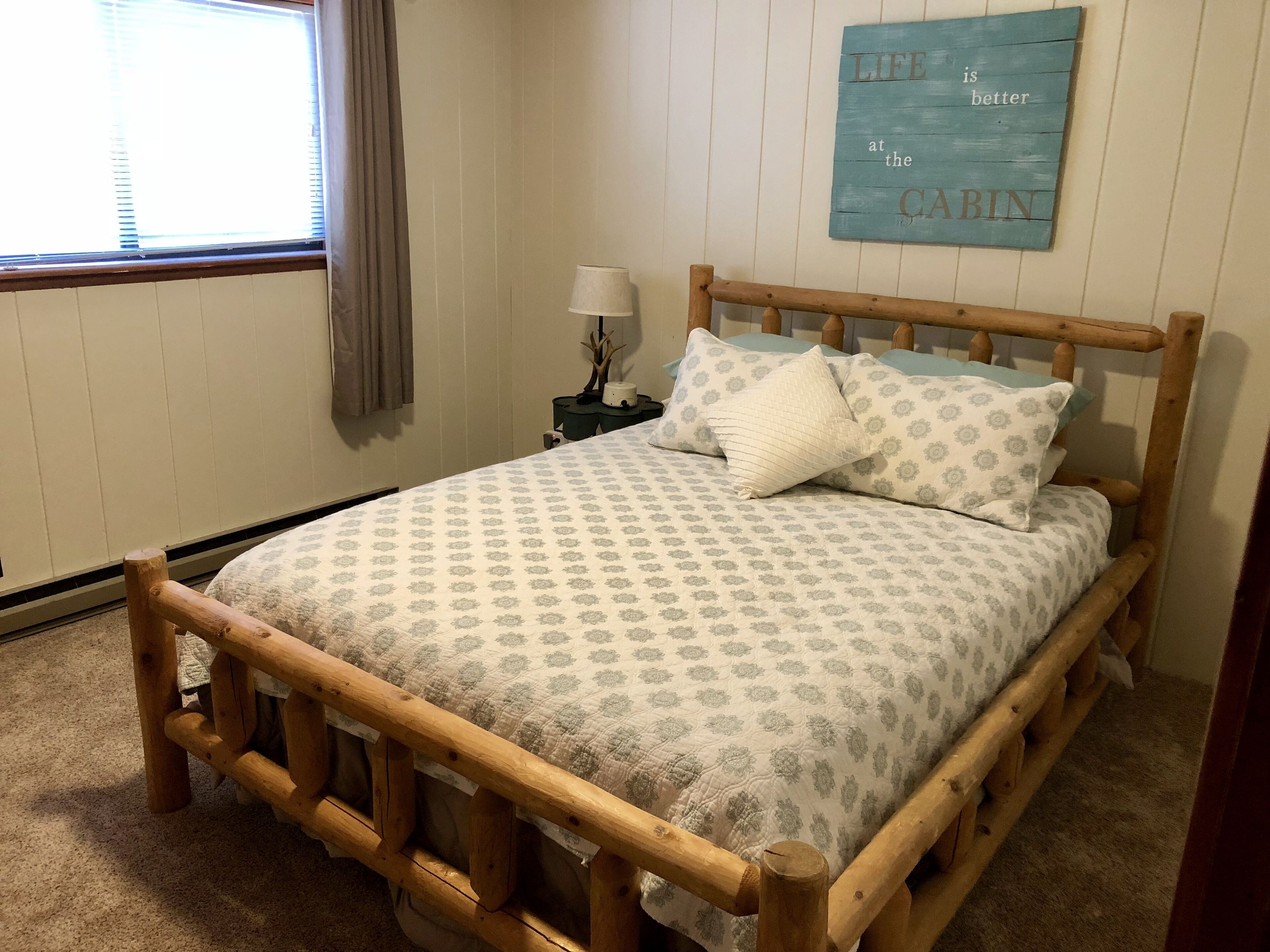 ReelParadise Cabin 3BR/ 2BA with AC, WiFi, cable - ready for your quick escape!