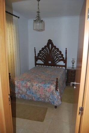 2 chambres, fer et planche à repasser, Wi-Fi, literie fournie