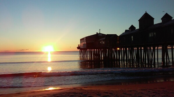 Beach nearby, sun loungers, beach towels