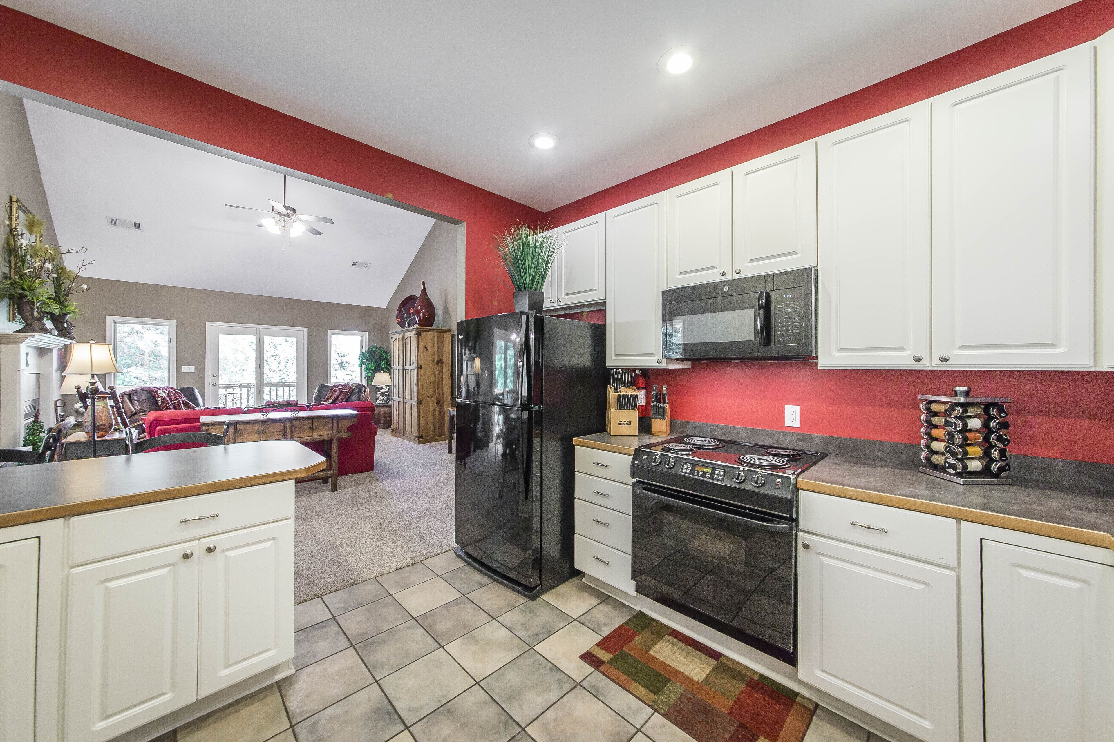 Large 2BR, 2Bath, lake access condo on Lake Ouachita with lake view